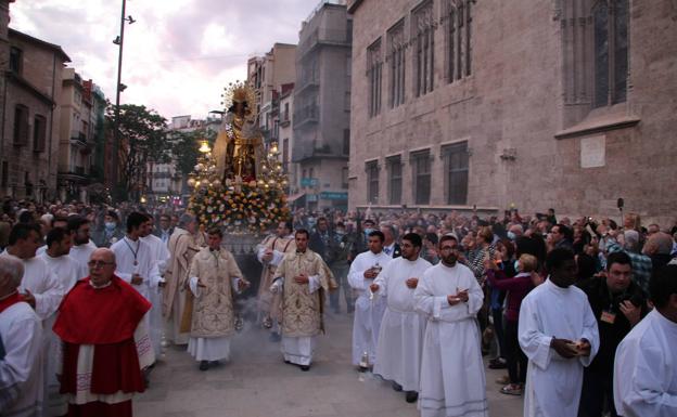 Procesión ante la Lonja.