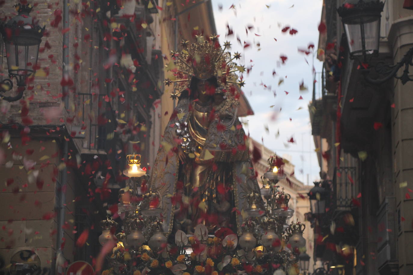 La patrona de Valencia vuelve a procesionar por el centro de la ciudad con dos cambios en el recorrido