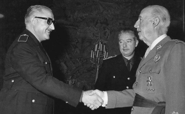 Pedro Zaragoza junto a Francisco Franco