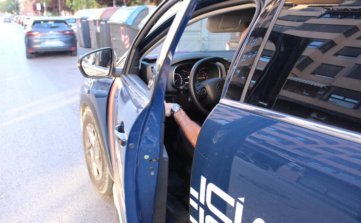 Foto de archivo de un coche de Policía.