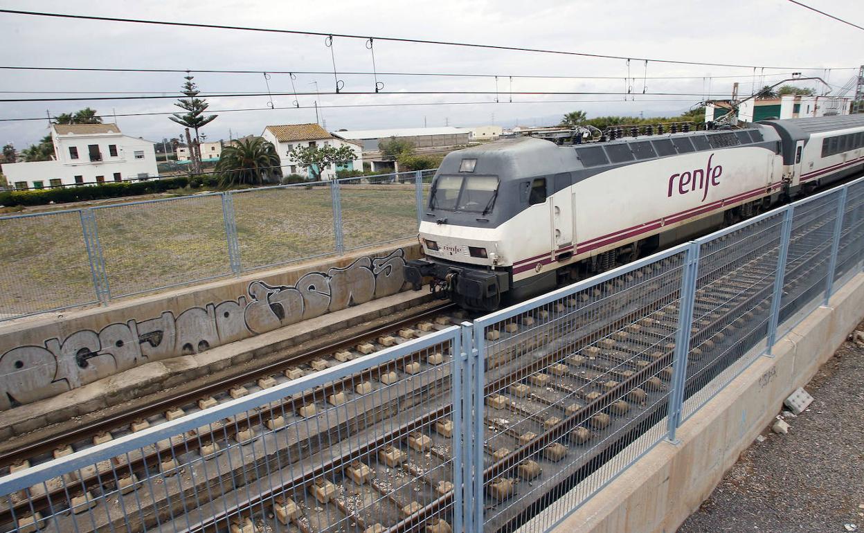 Renfe Valencia - Barcelona | Renfe recupera el servicio entre Castellón y Vinarós