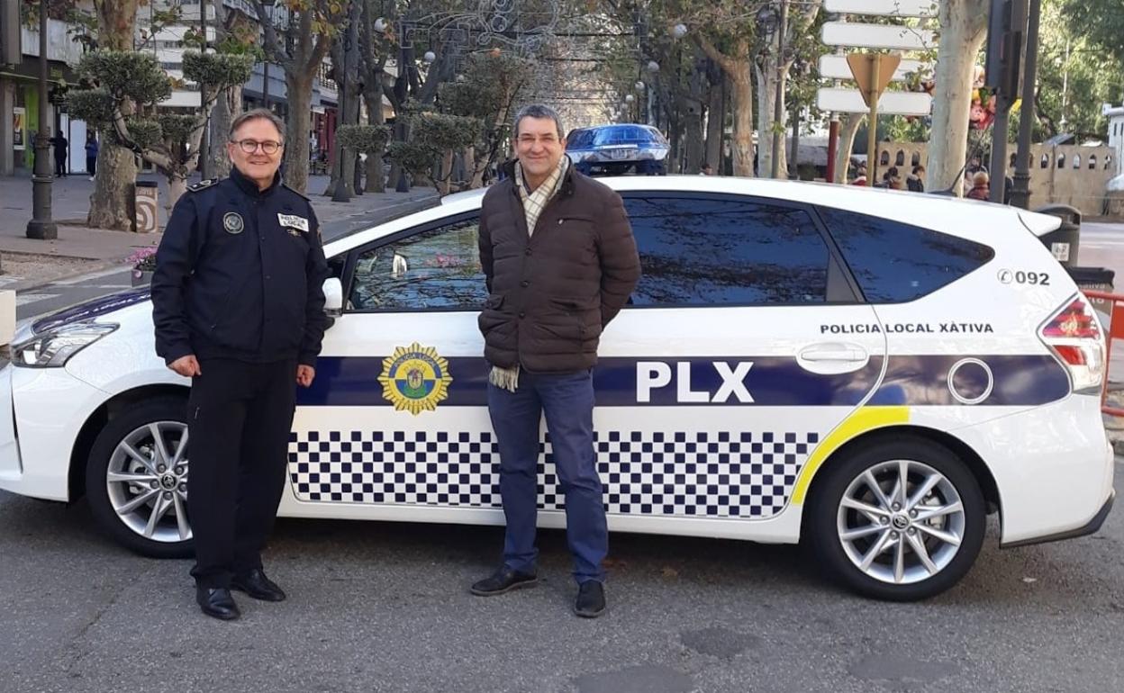 El jefe de la Policía Local y el concejal de Seguridad y Movilidad del Ayuntamiento de Xàtiva. 