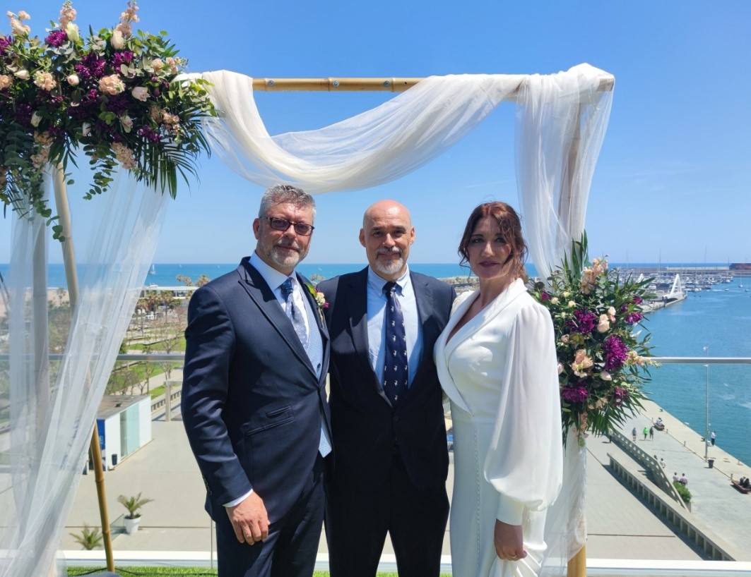 El comisario de la Policía Local de Valencia Jaime García ofició la ceremonia de Benjamín Lara y Raquel Subías.