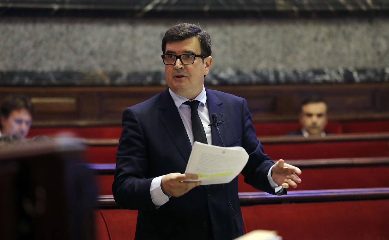 Fernando Giner, en un pleno del Ayuntamiento de Valencia.