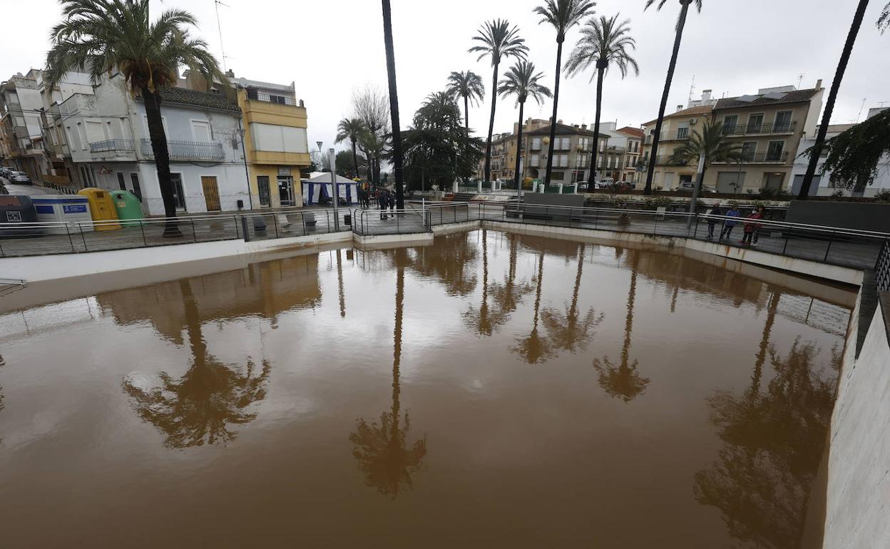 Rio Vaca cerca del desbordamiento a su paso por Simat de Valldigna.