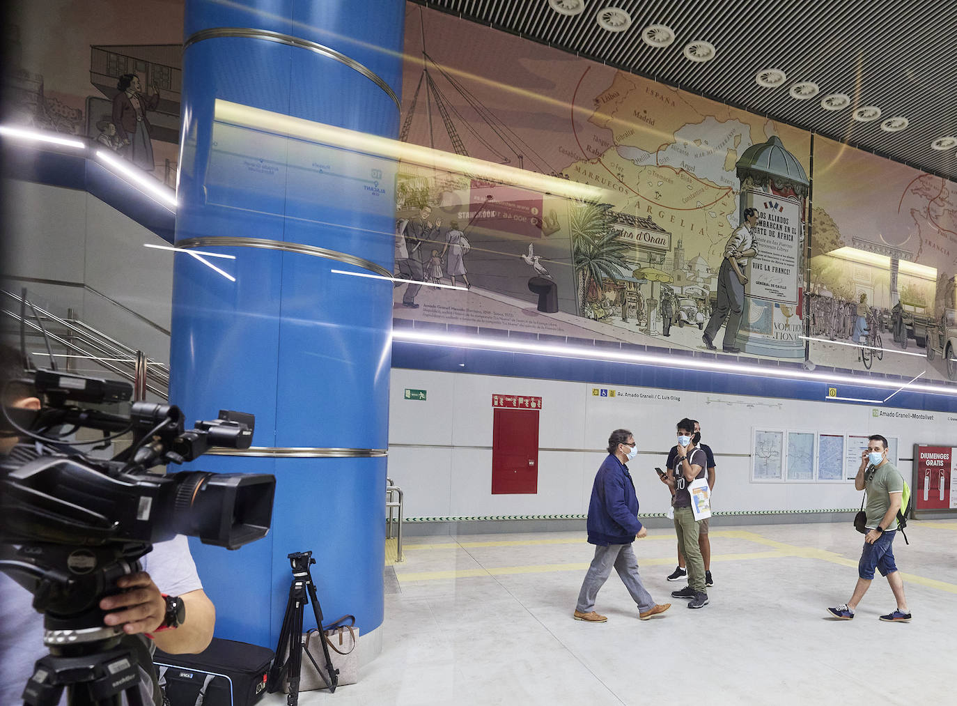 Fotos: Los primeros usuarios se suben a la Línea 10 del metro