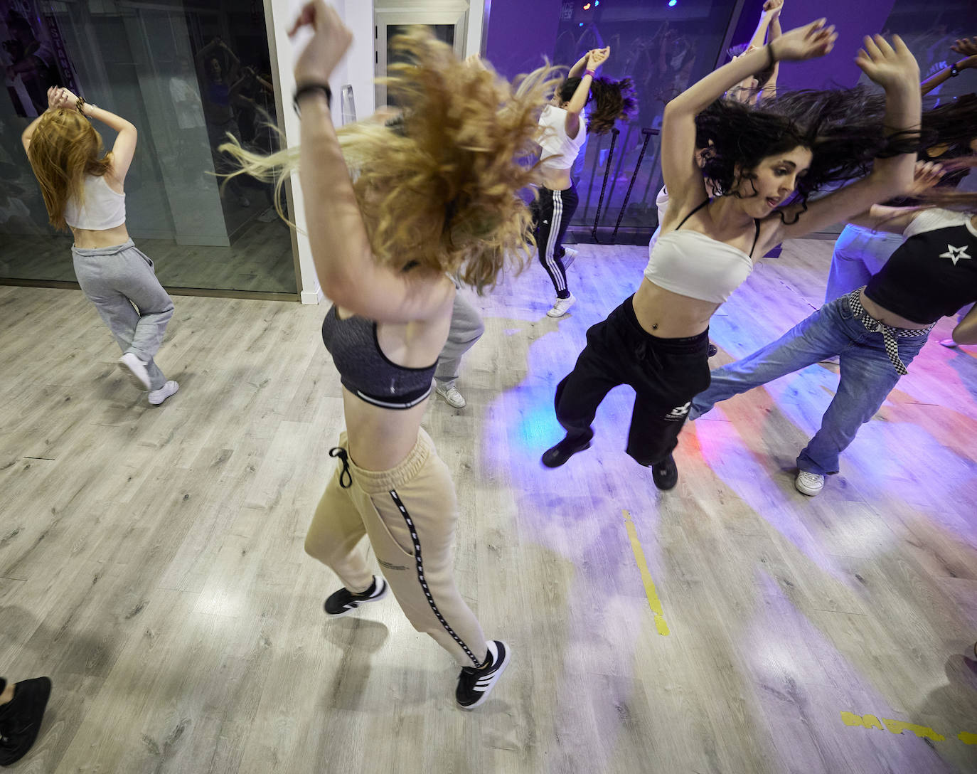 Fotos: El &#039;chanelazo&#039; llega a las escuelas de baile en Valencia