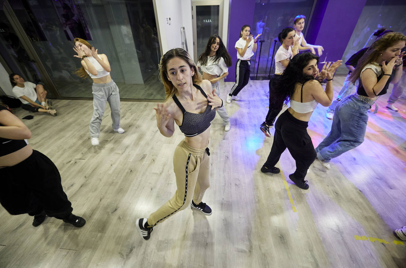 Fotos: El &#039;chanelazo&#039; llega a las escuelas de baile en Valencia