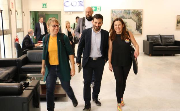 Imagen principal - Les Corts: caras nuevas | Debutando en Les Corts a un año de elecciones