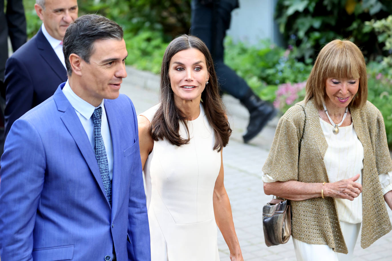 Fotos: Letizia rescata uno de sus vestidos favoritos de Pedro del Hierro