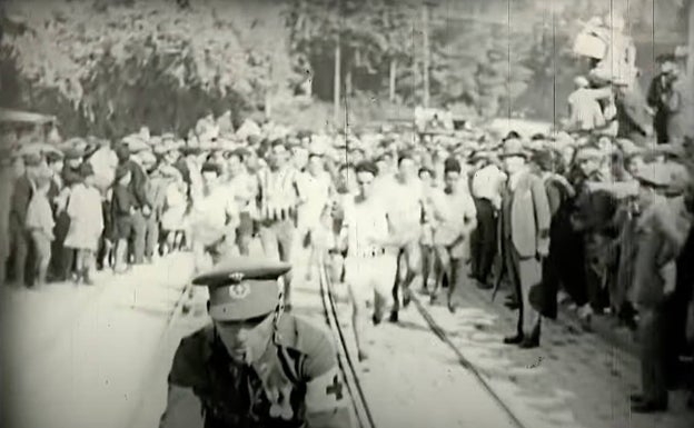 Imágenes de la Volta en el año 1929, con mucha presencia de vecinos. 