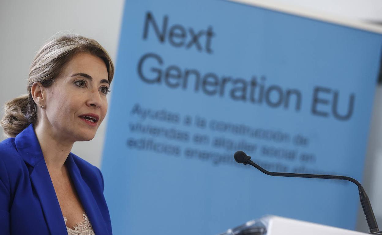 La ministra Raquel Sánchez durante la presentación en Valencia de un programa de ayudas. 