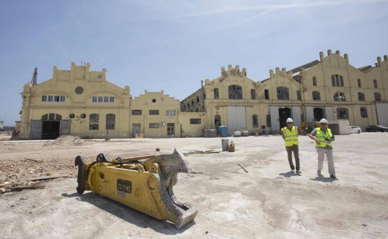 Obras en la futura terminal de cruceros, antigua Unión Naval del Levante, donde falta aclarar los accesos. 