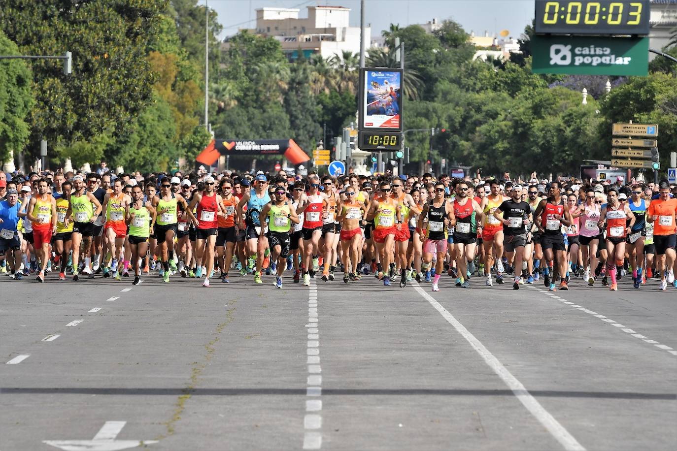 Miles de personas participan en una de las pruebas más esperadas del calendario de carreras populares en Valencia