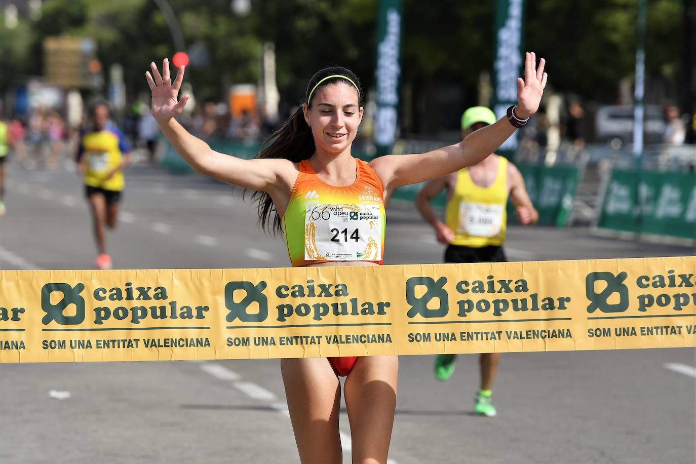 Miles de personas participan en una de las pruebas más esperadas del calendario de carreras populares en Valencia