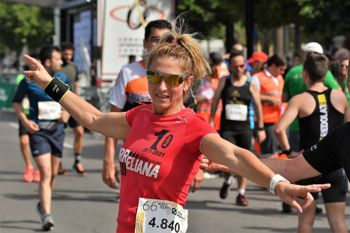 Miles de personas participan en una de las pruebas más esperadas del calendario de carreras populares en Valencia