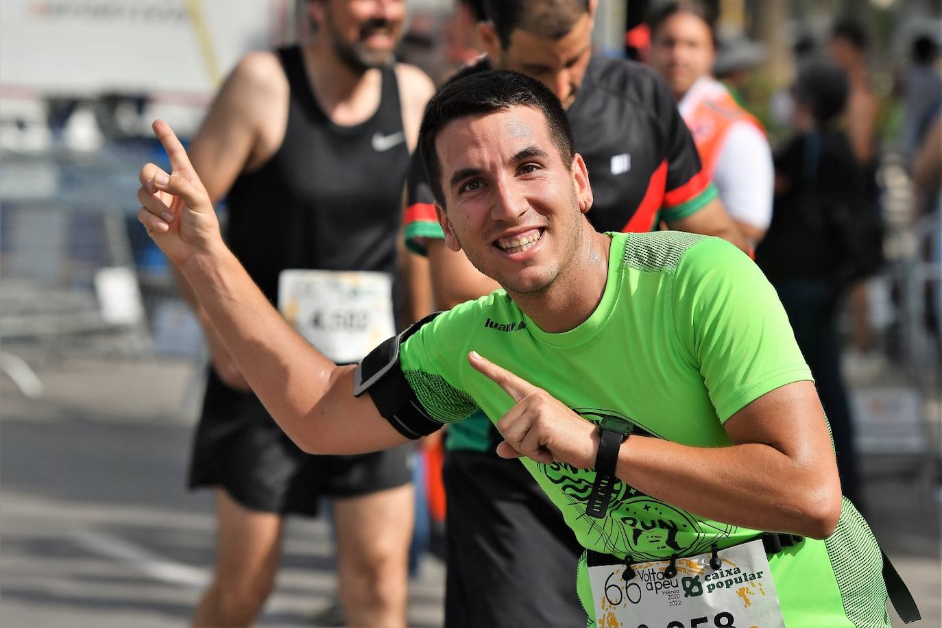 Miles de personas participan en una de las pruebas más esperadas del calendario de carreras populares en Valencia