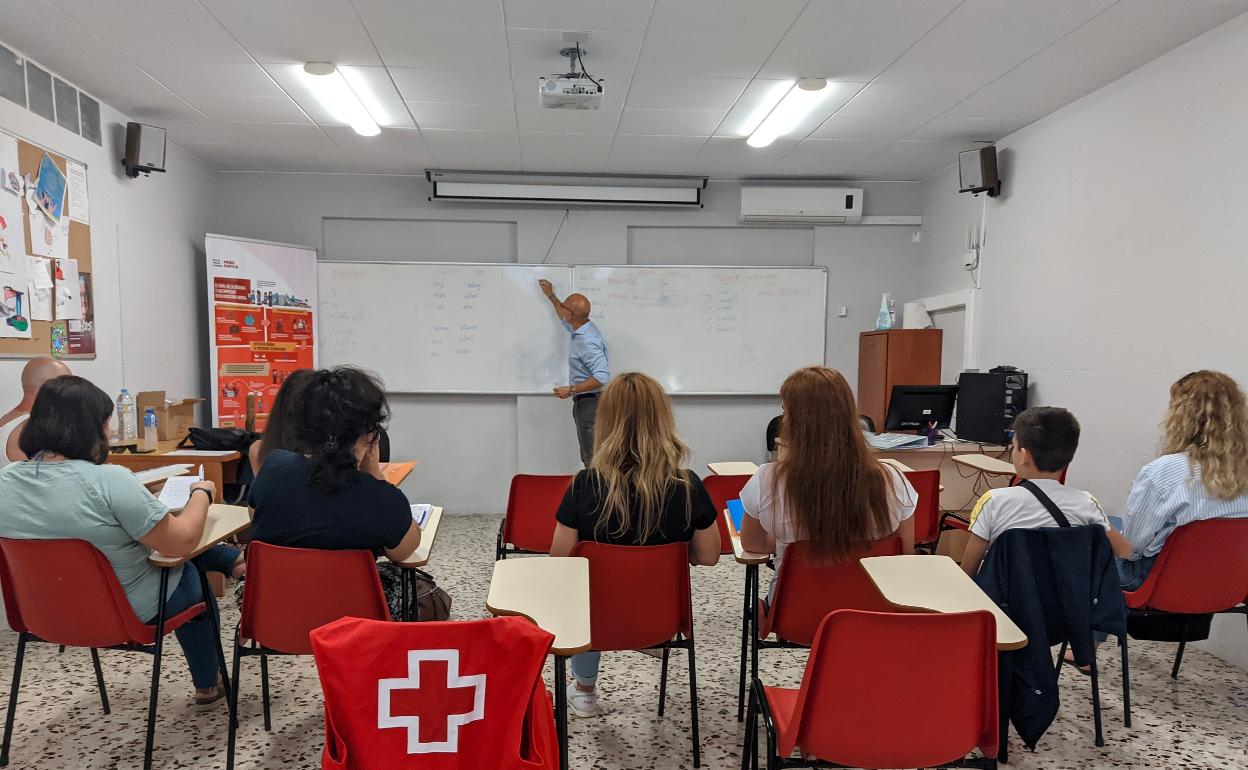 Clases de español para ucranianos en Cruz Roja. 