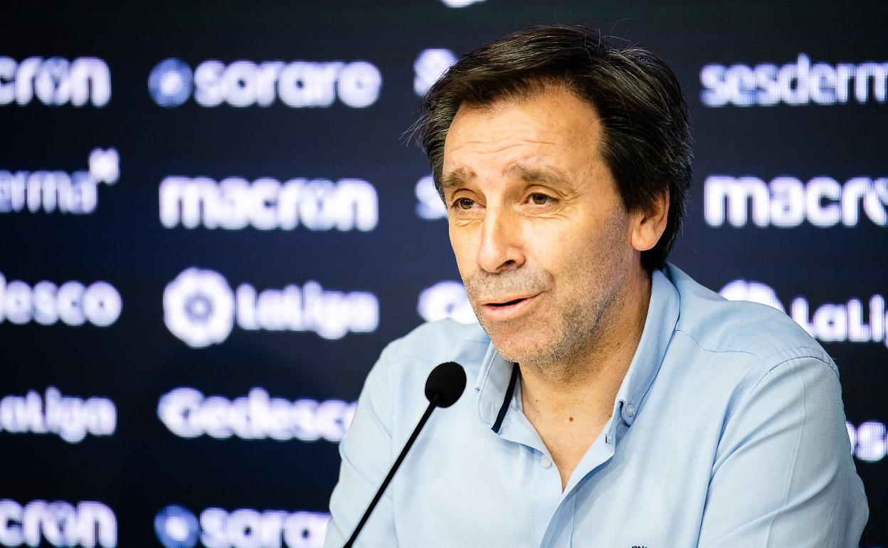 Felipe Miñambres, durante la rueda de prensa