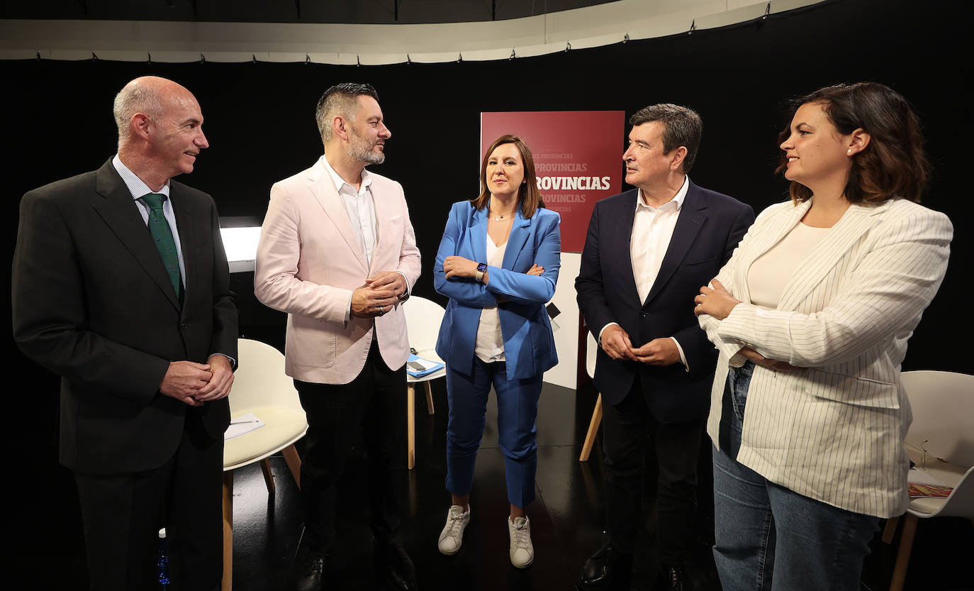 Fotos: Debate con los portavoces de los grupos municipales del Ayuntamiento de Valencia, en LAS PROVINCIAS