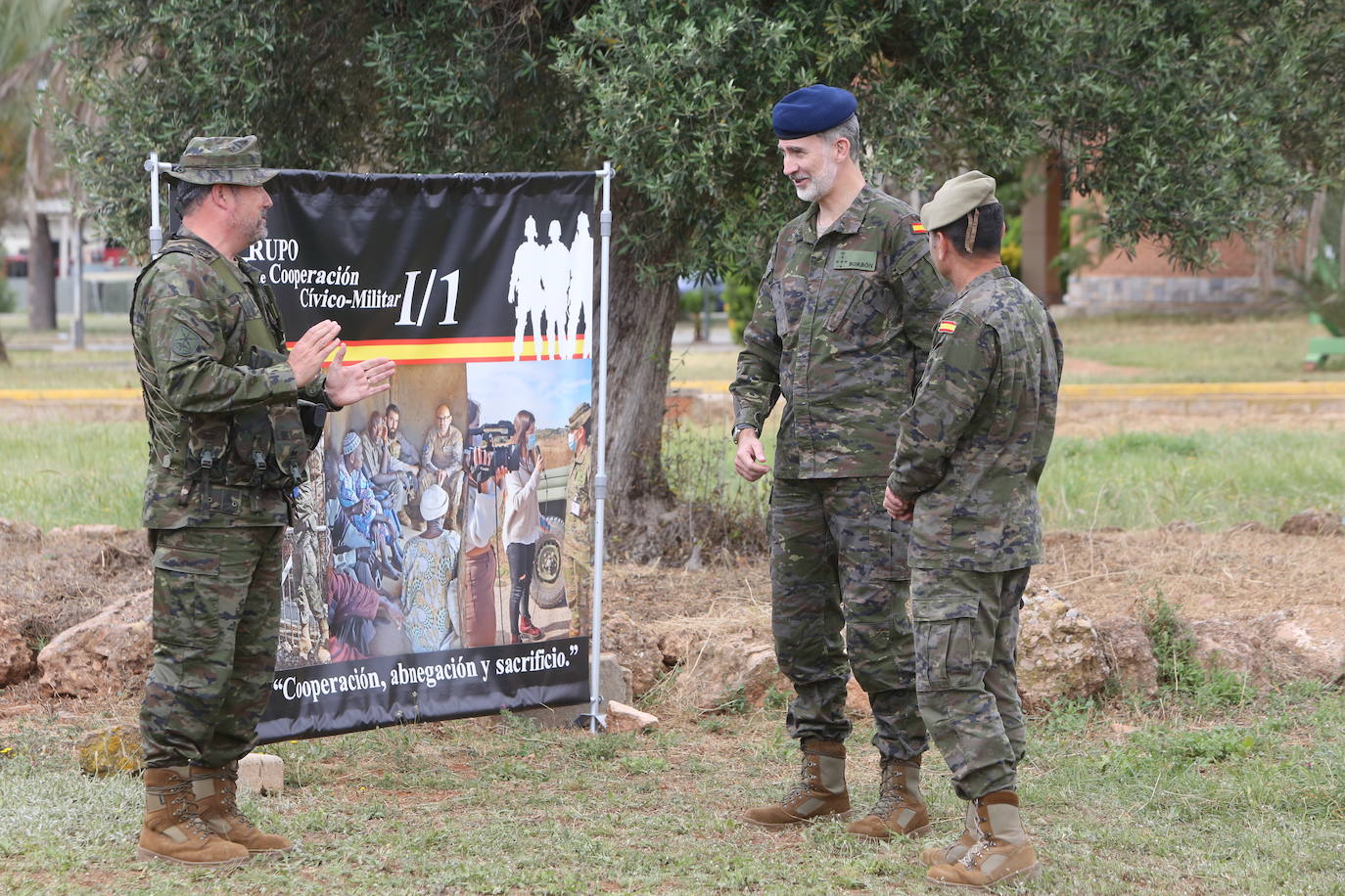 Felipe VI ha visitado a las tropas del Cuartel de Alta Disponibilidad de la OTAN en Bétera (Valencia). 