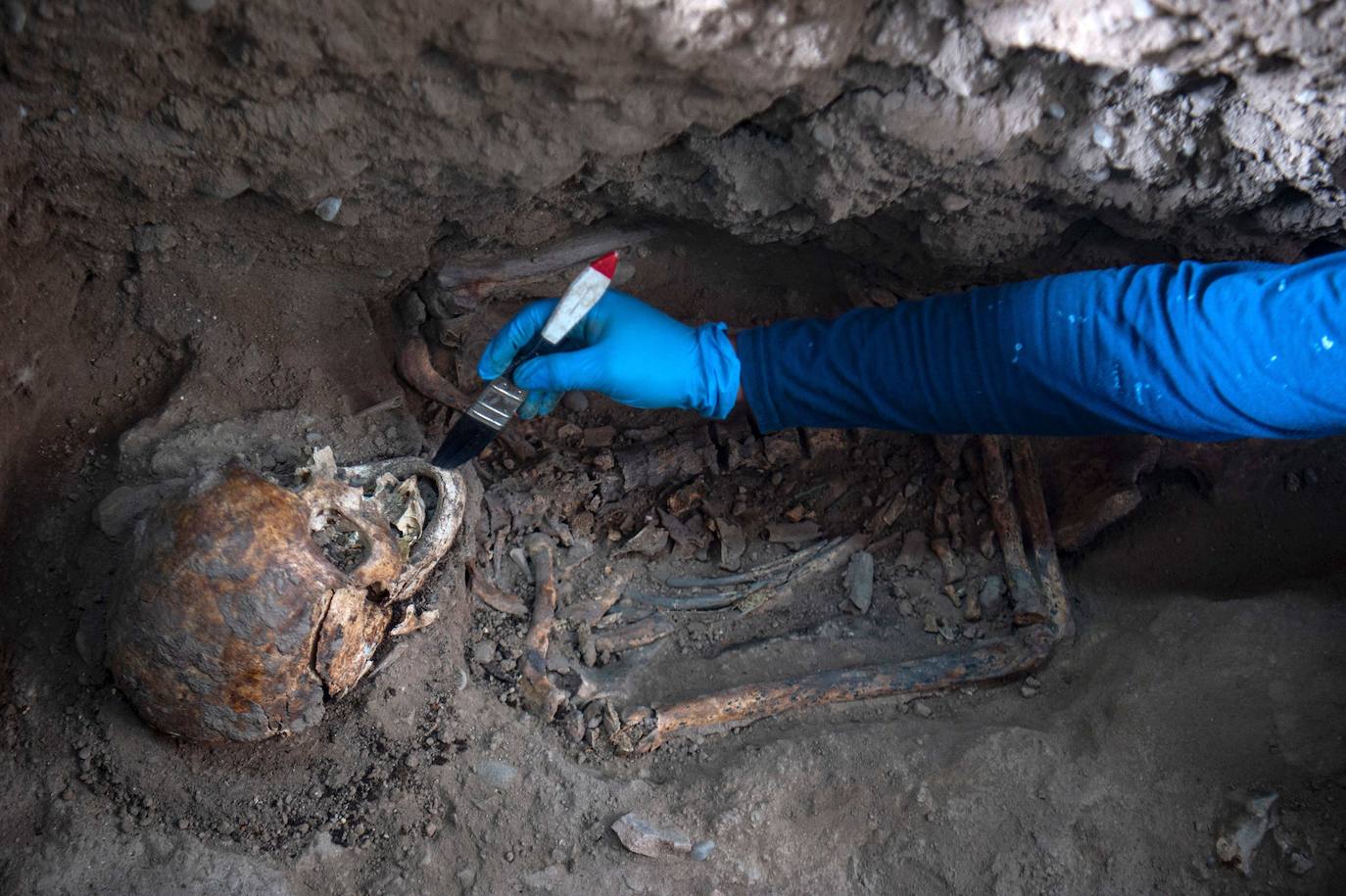 Fotos: Tesoro arqueológico: Sorprendente hallazgo de un cementerio y una cripta construidos en el siglo XVI