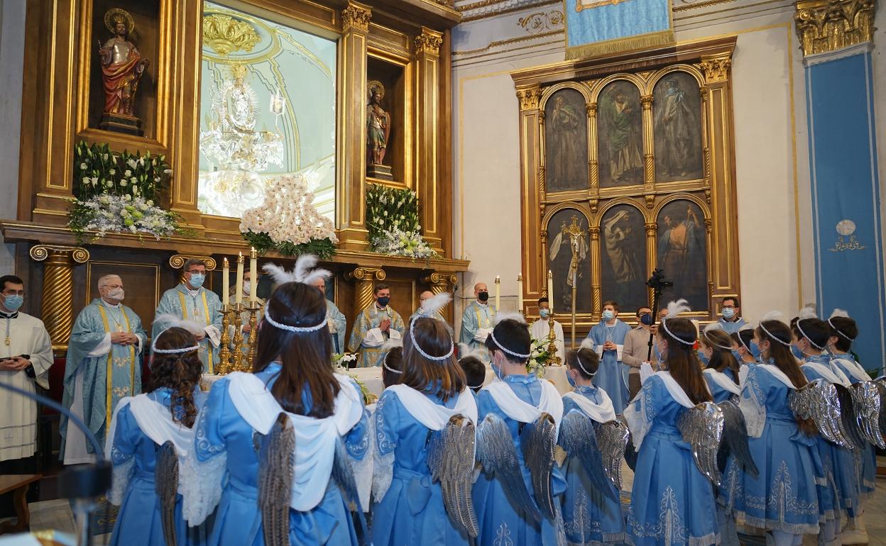 Los angelets del pasado año en uno de los actos. 