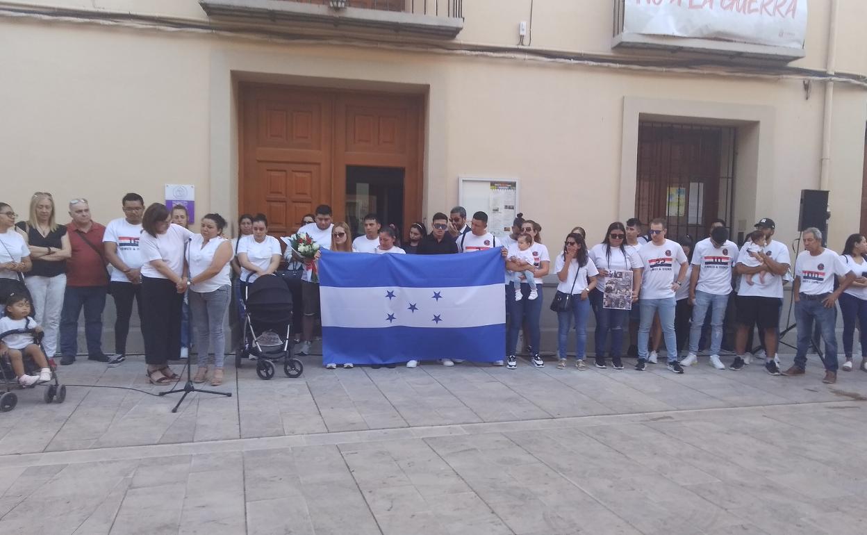 Momento en el que Yuri, la hermana de Jesús Córdova, se rompía al recordar a su hermano.