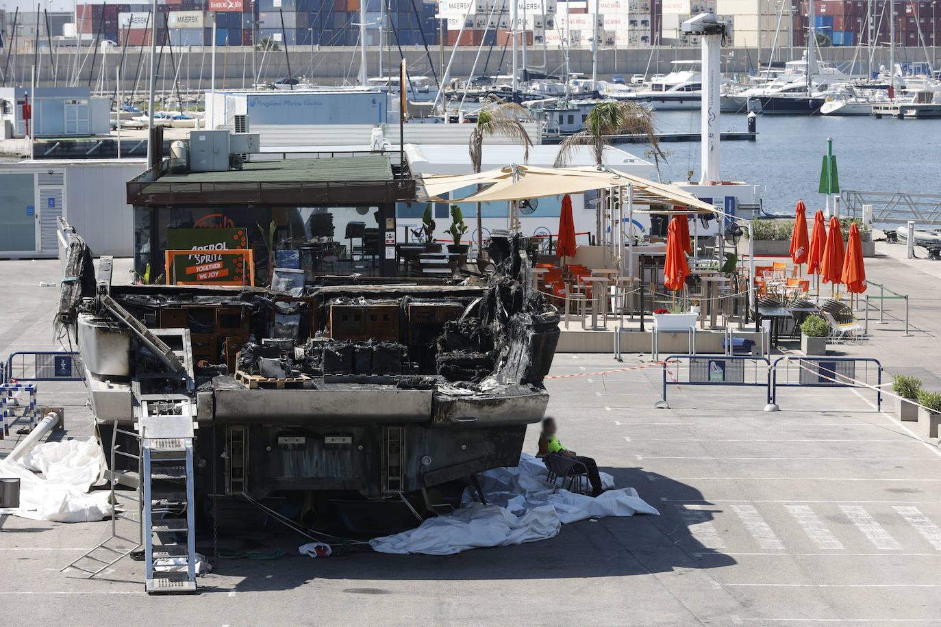 Fotos: Desperfectos y falta de mantenimiento en La Marina de Valencia