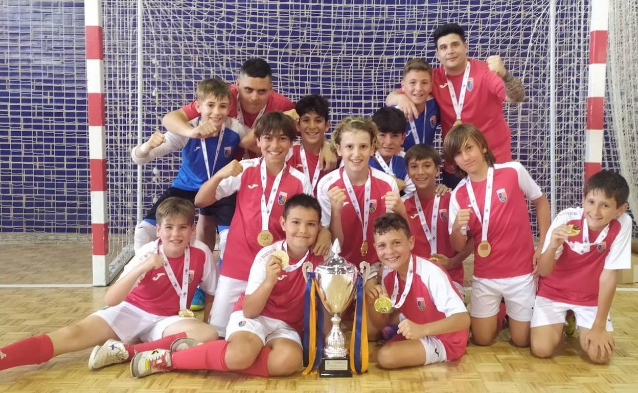 El equipo del Paidos alevin, tras ganar el autonómico. 
