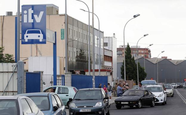 ¿Puedo circular con la ITV caducada si tengo cita previa?