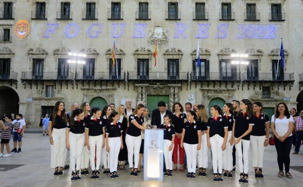 Encendido oficial de la ilumuniación de Hogueras, este miércoles. 