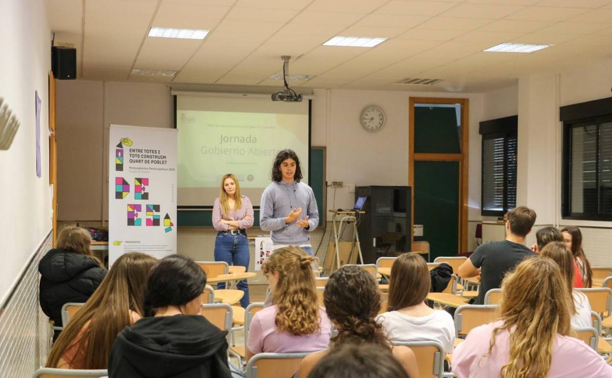 Una de las reuniones de los presupuestos participativos. 