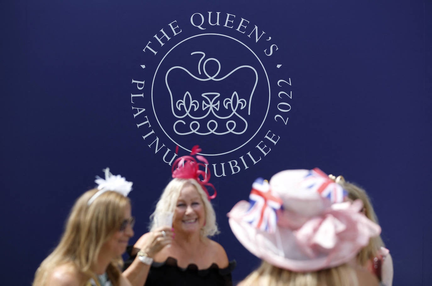 Fotos: Duelo de pamelas y tocados en el legendario Derby de Epsom