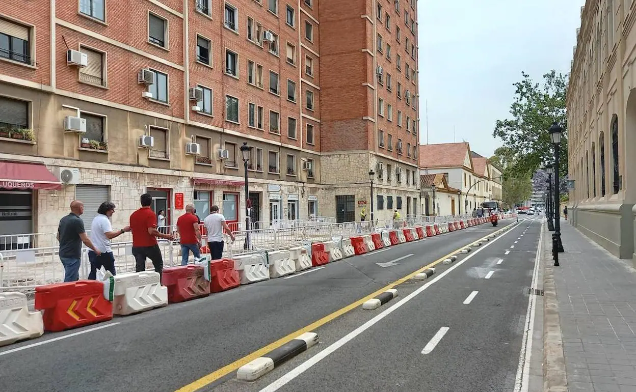Obras de ampoliación de aceras en la calle General Gil Dolz de Valencia. 