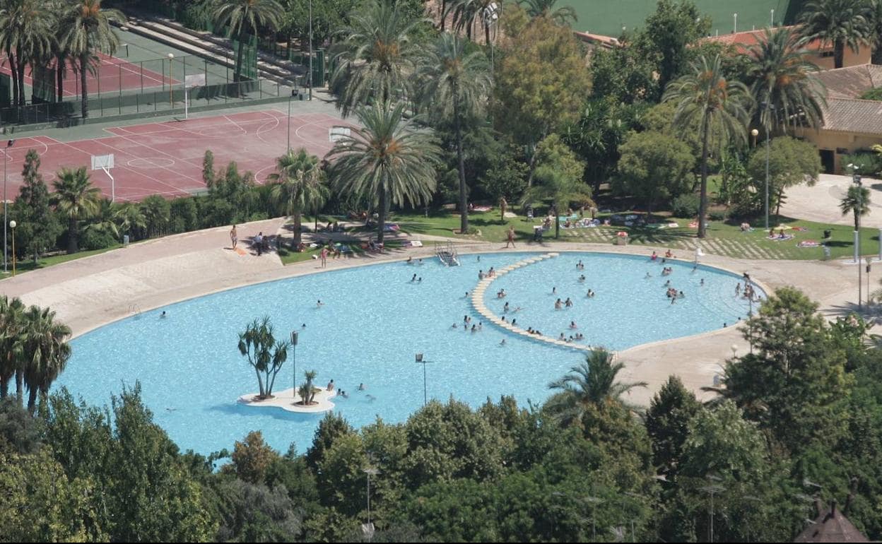 Piscinas de Valencia: horario verano | Cuándo abren las piscinas de  Valencia en verano y matrícula para los cursos de natación en 2022 | Las  Provincias