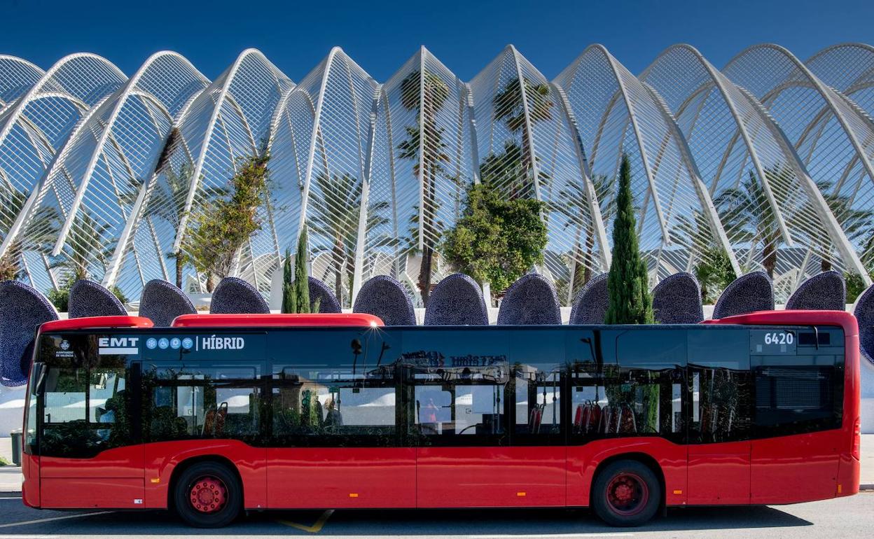 Autobús híbrido de la EMT. 