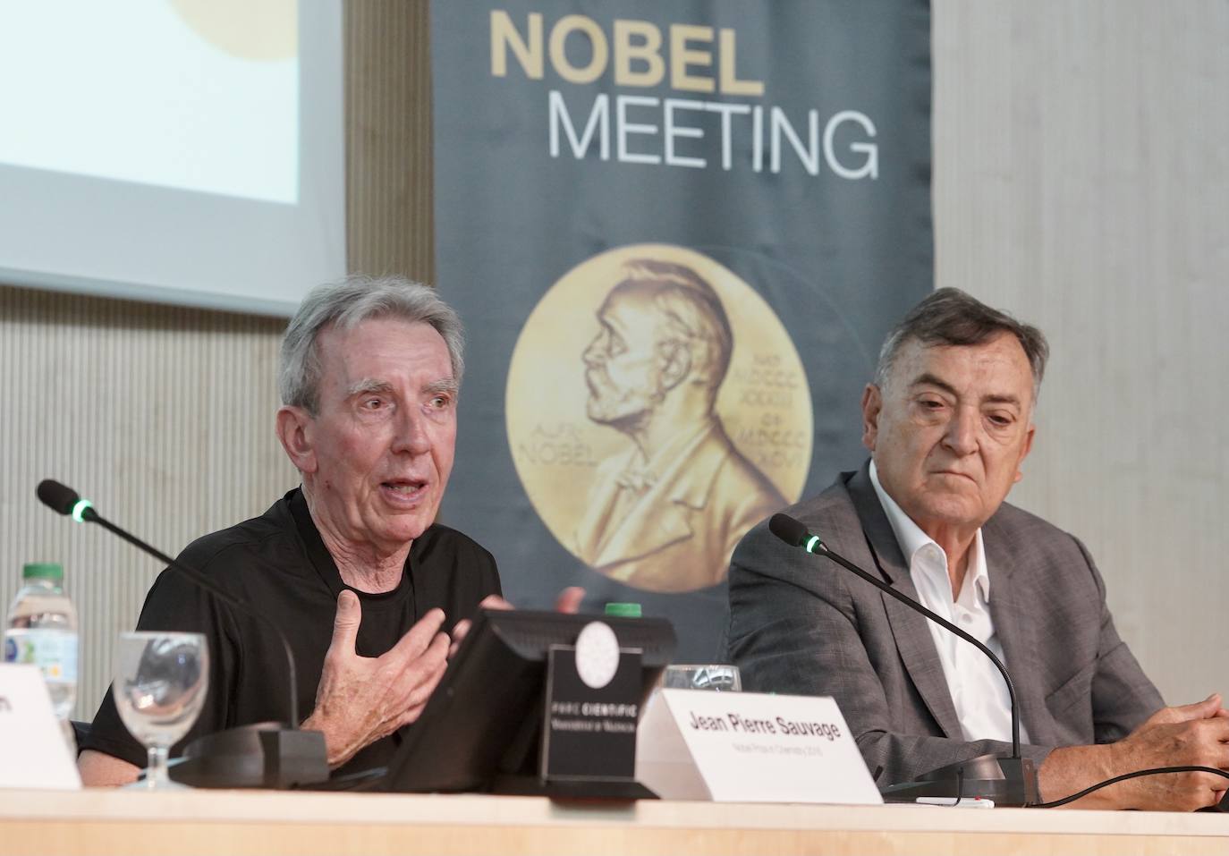 Fotos: Premios Nobel visitan a científicos y estudiantes en Valencia