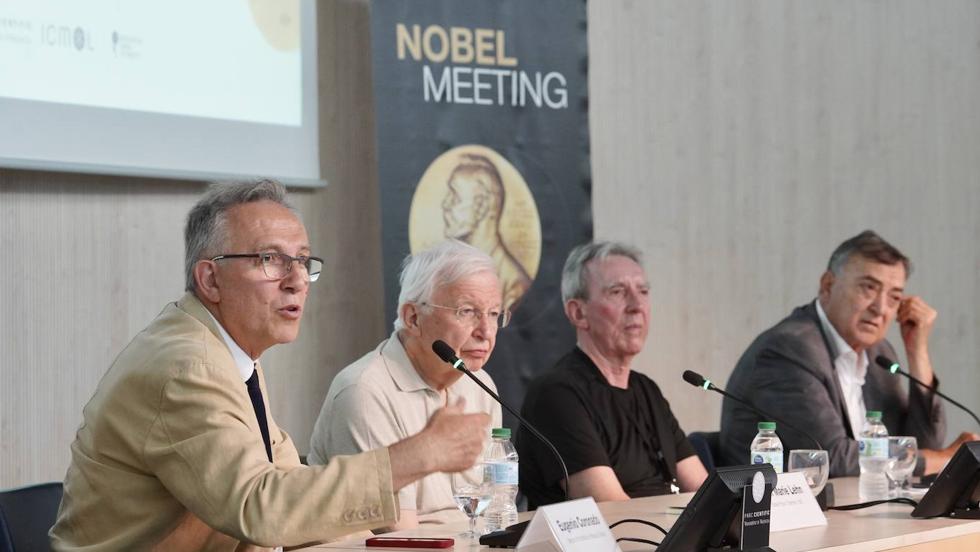 Premios Nobel visitan a científicos y estudiantes en Valencia 