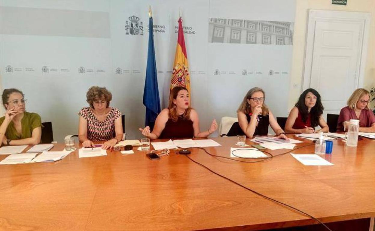 La secretaria de Estado de Igualdad y contra la Violencia de Género, Ángela Rodríguez, durante la reunión con las Comunidades Autónomas. 