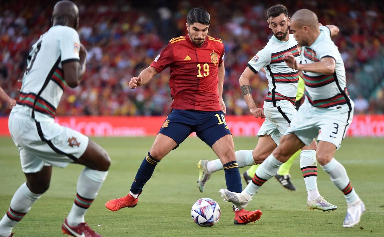 Carlos Soler, durante el partido de la Nations League frente a Portugal.