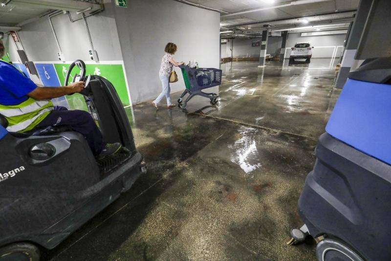 Fotos: Vecinos de Bétera afectados por filtraciones de agua en garajes, trasteros y viviendas se unen en una plataforma