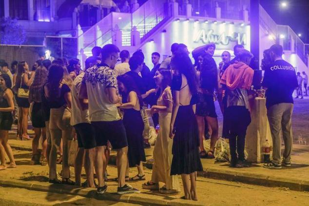 Fotos: Botellón en la playa de la Malvarrosa de Valencia