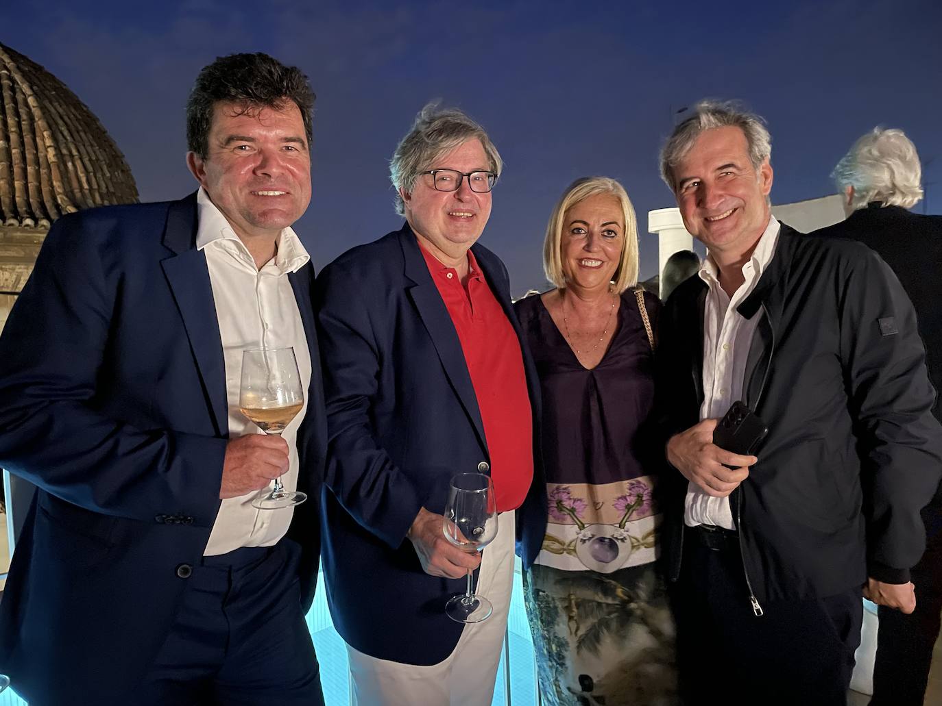 Uwe Herrlinger, Luis Trigo, Julia Pérez Broseta y Carlos Salazar en el edificio que ha inaugurado Ana Serratosa.