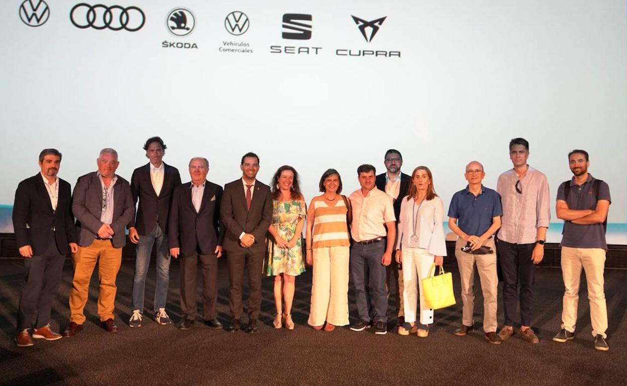 El alcalde, Juan Antonio Sagredo, con los participantes en el encuentro. 