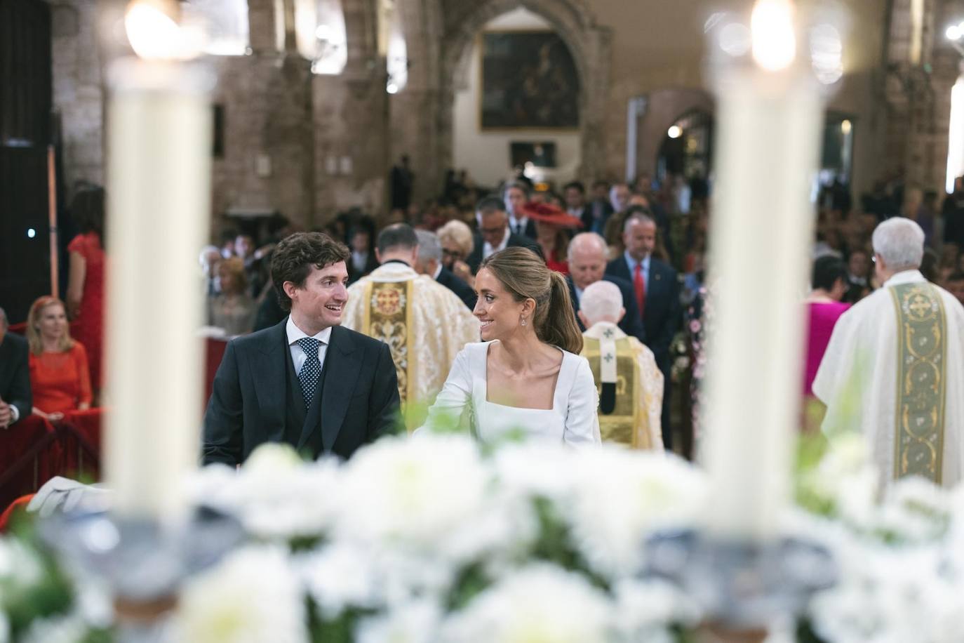 Los novios, en un momento de la ceremonia.