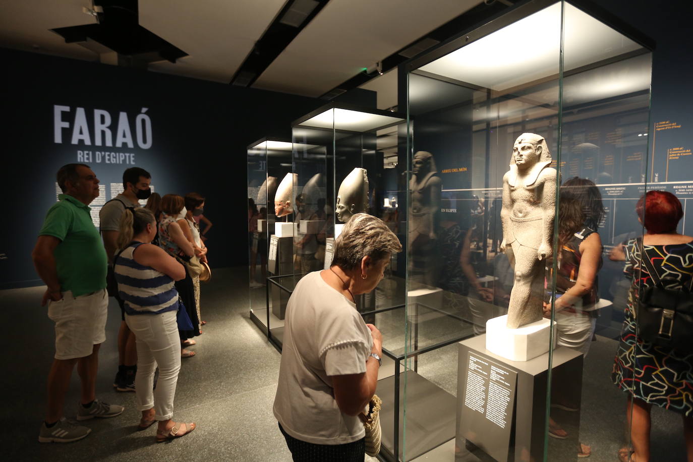 Imagen secundaria 1 - CaixaForum Valencia | Llegan los primeros visitantes al CaixaForum Valencia