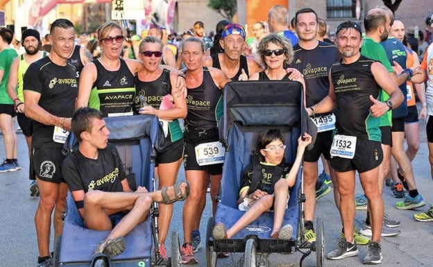 Miembros de Avapace en la última edición presencial de la carrera. 