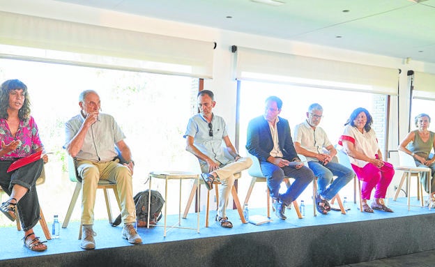 Lucía Moreno, Herminio Boira, Carles Sanchis, Arturo Checa, Joan M. Benavent, Yolanda Picó y Carolina Maset.