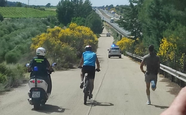 Imagen principal - Carreras en la Comunitat Valenciana | 400 kilómetros a la carrera en contra de las enfermedades raras